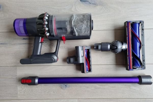 Empty a Dyson Vacuum Cleaner