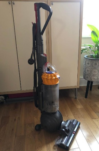 How to Clean Dyson DC40 Vacuum Cleaner